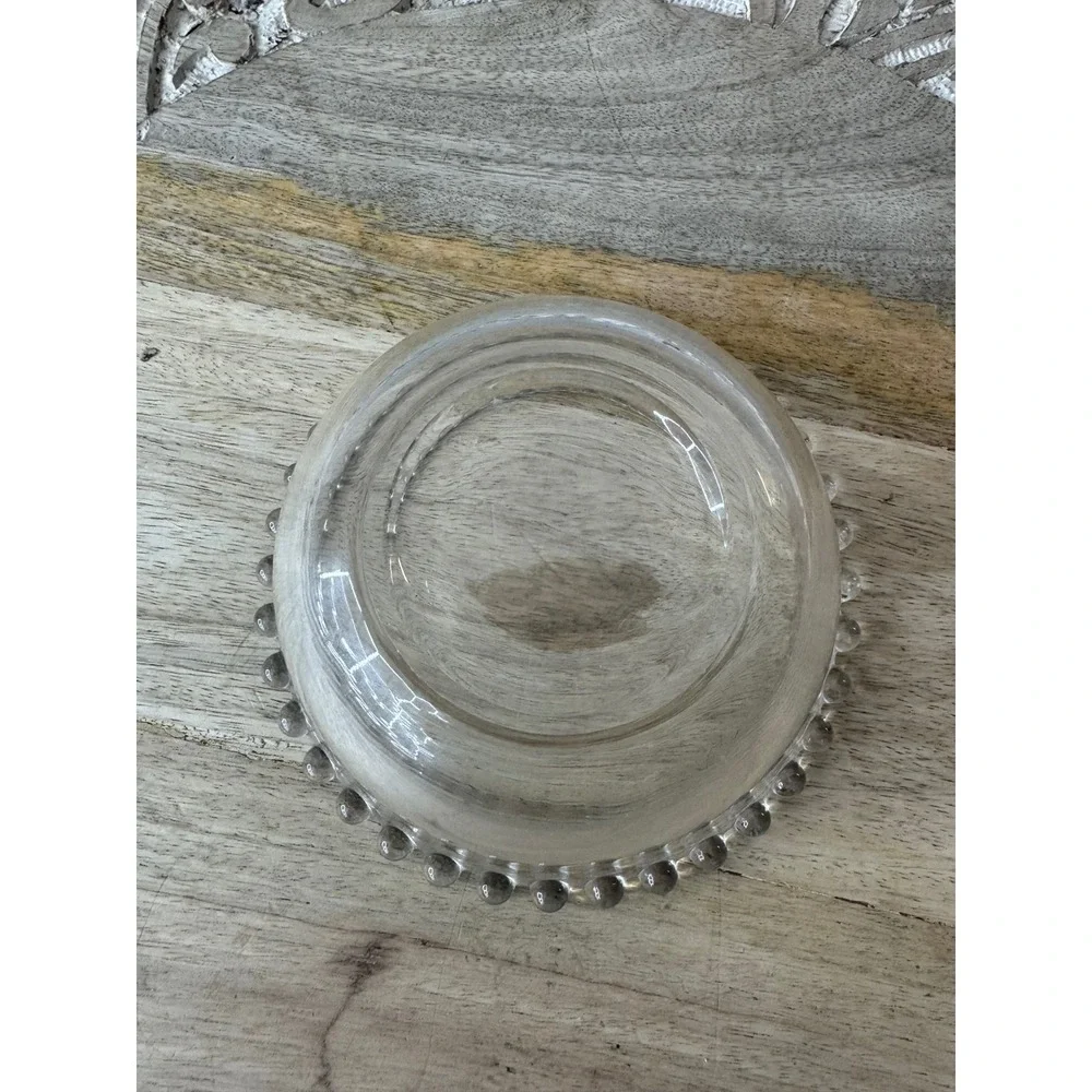 Unbranded clear glass